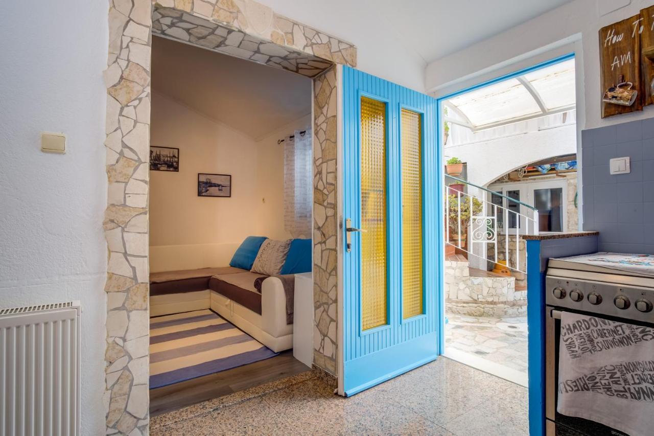 Apartments Kastel Veli Losinj Exterior photo
