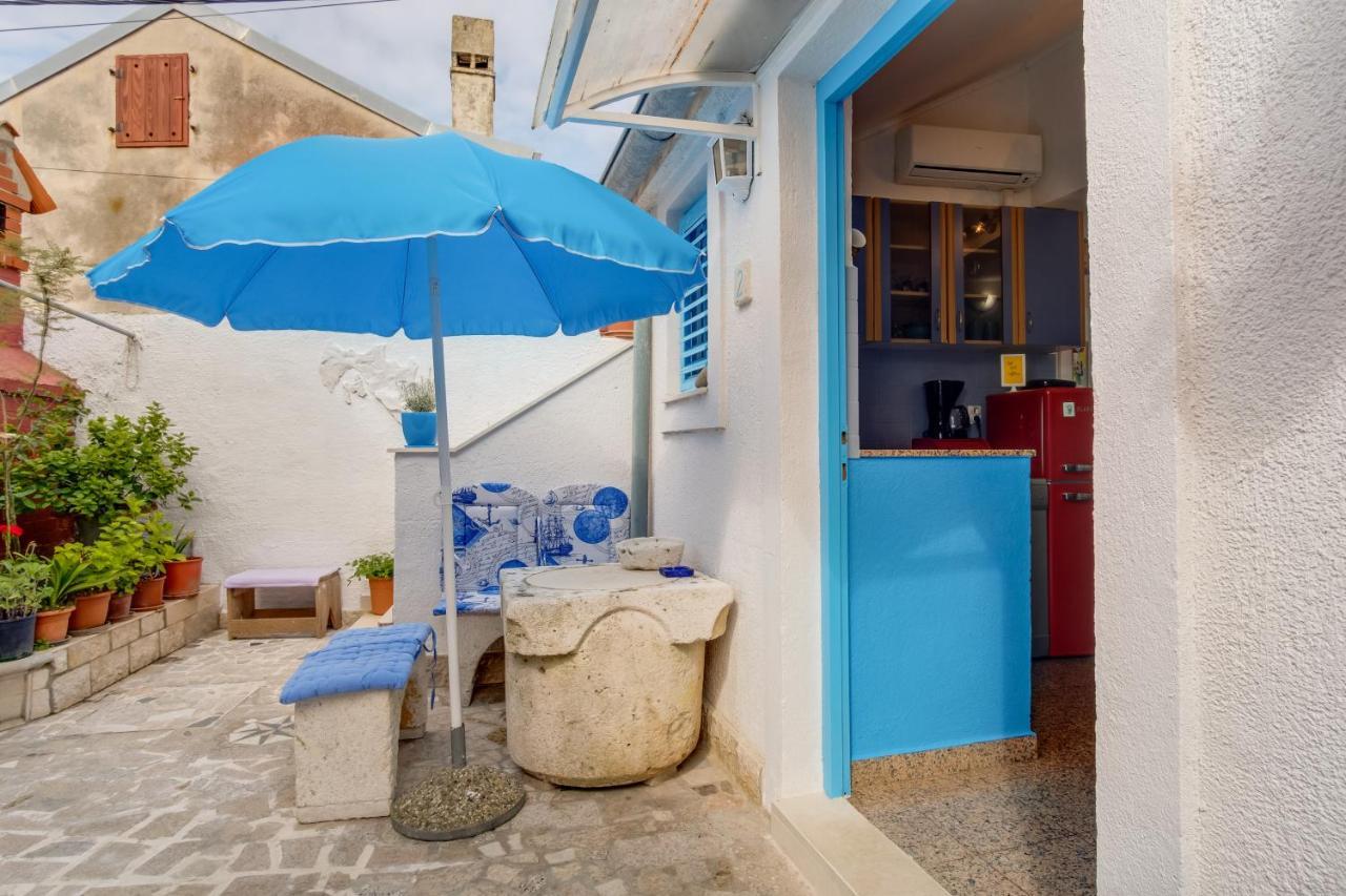 Apartments Kastel Veli Losinj Exterior photo